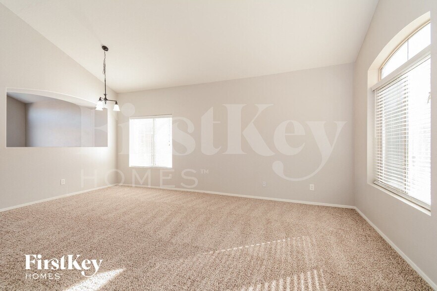 Building Photo - 8560 W Vogel Ave