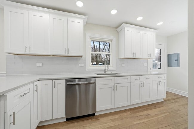 Building Photo - 15409 S Union Pl