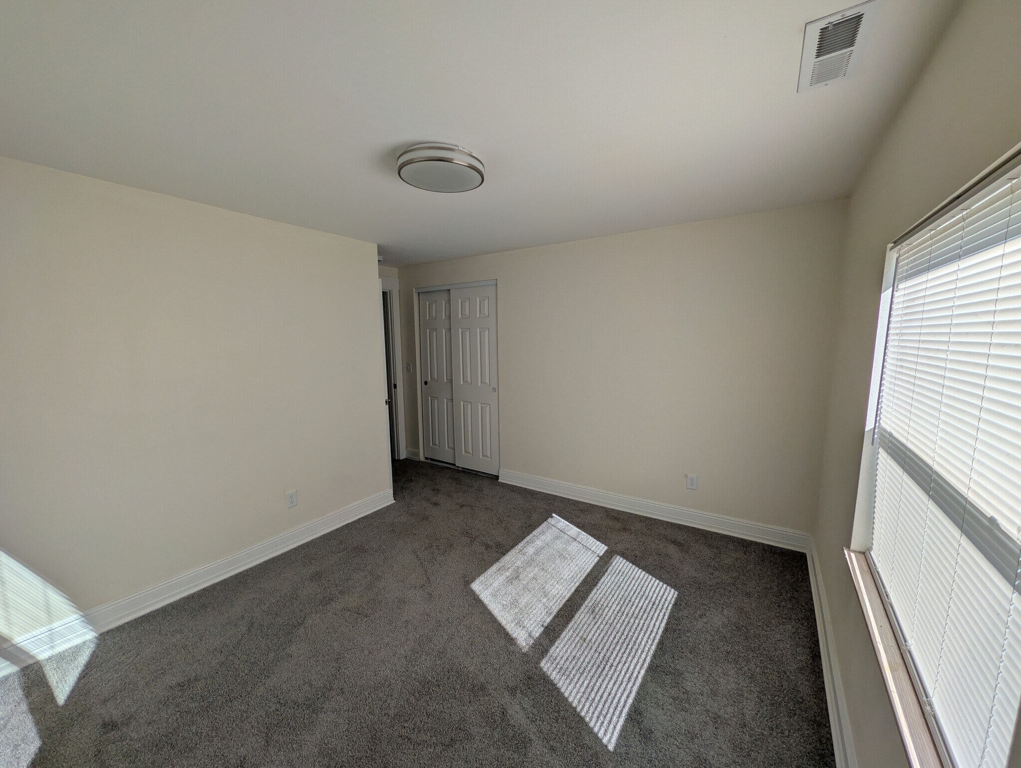 bed 2 - 3603 Sunnyview Rd NE