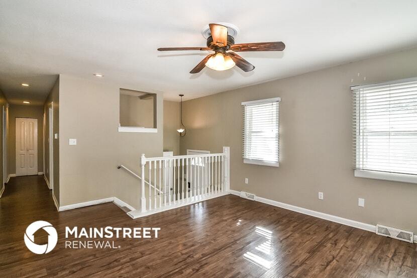 Building Photo - 1004 NE Westwind Ct