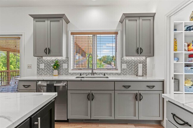 Building Photo - 1077 Prairie Grass Ln