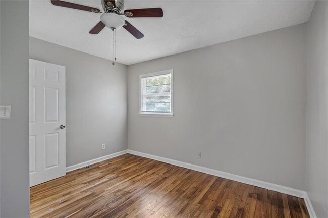 Building Photo - 190 Opal Dr