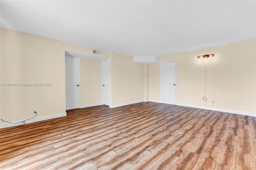 Building Photo - 2605 SW 73rd Way