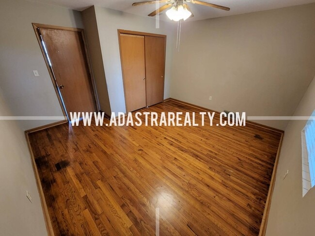 Building Photo - 212 Brookside Dr
