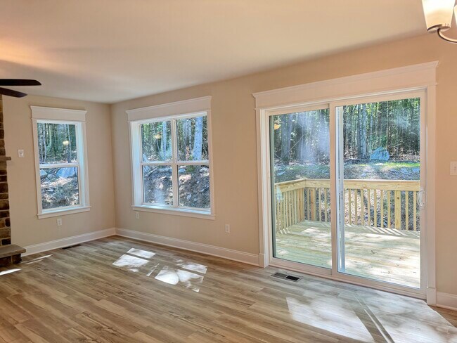 Building Photo - 3109 Fairfax Terrace