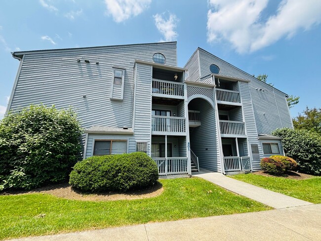 Building Photo - 501 Sunridge Dr