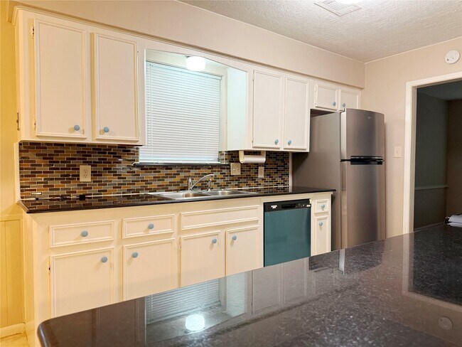 Building Photo - 13430 Exton Ln