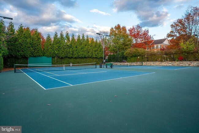 Building Photo - 92 Chevy Chase St