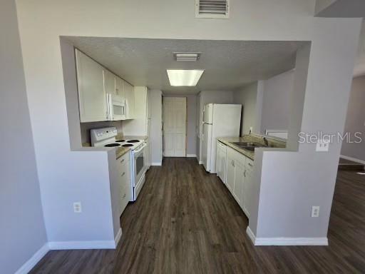 Building Photo - 103 Coconut Palm Way