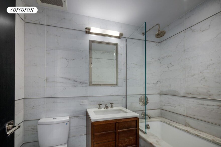 Building Photo - 151 E 85th St