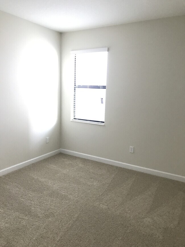 Building Photo - 3/2 Plus Den Located in Summerlake $2895