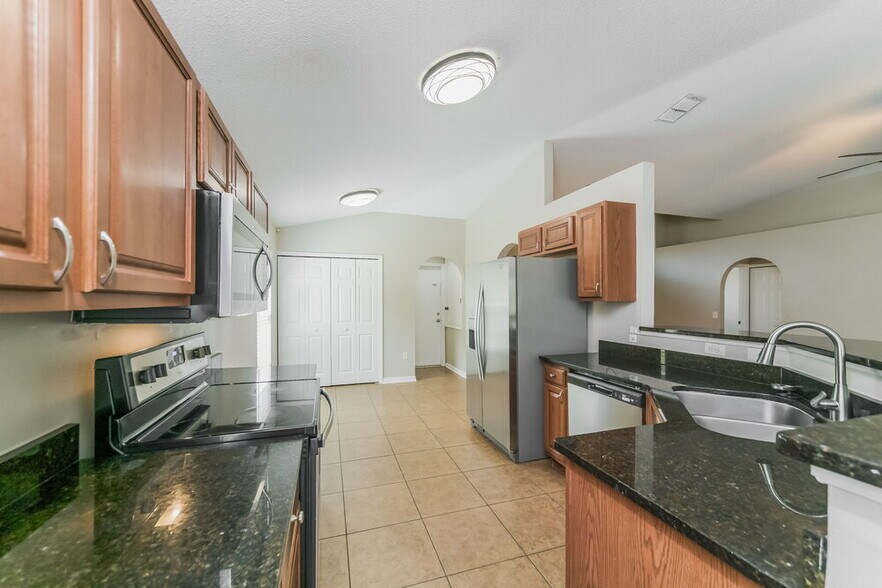Building Photo - 5470 Silver Thistle Ln