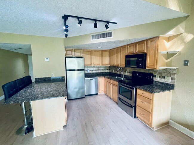 Building Photo - 57 Deer Creek Rd