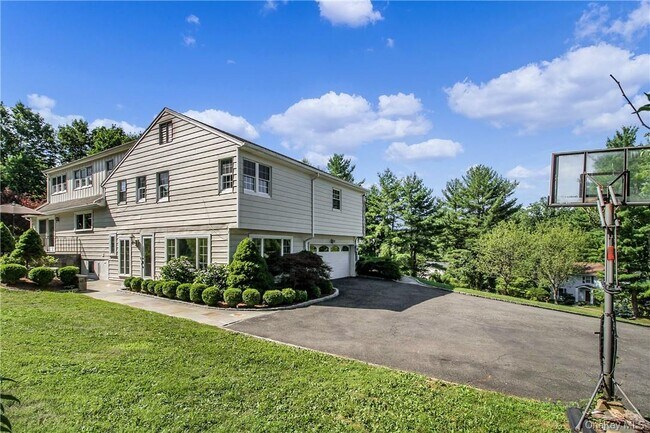 Building Photo - 25 Tamarack Way