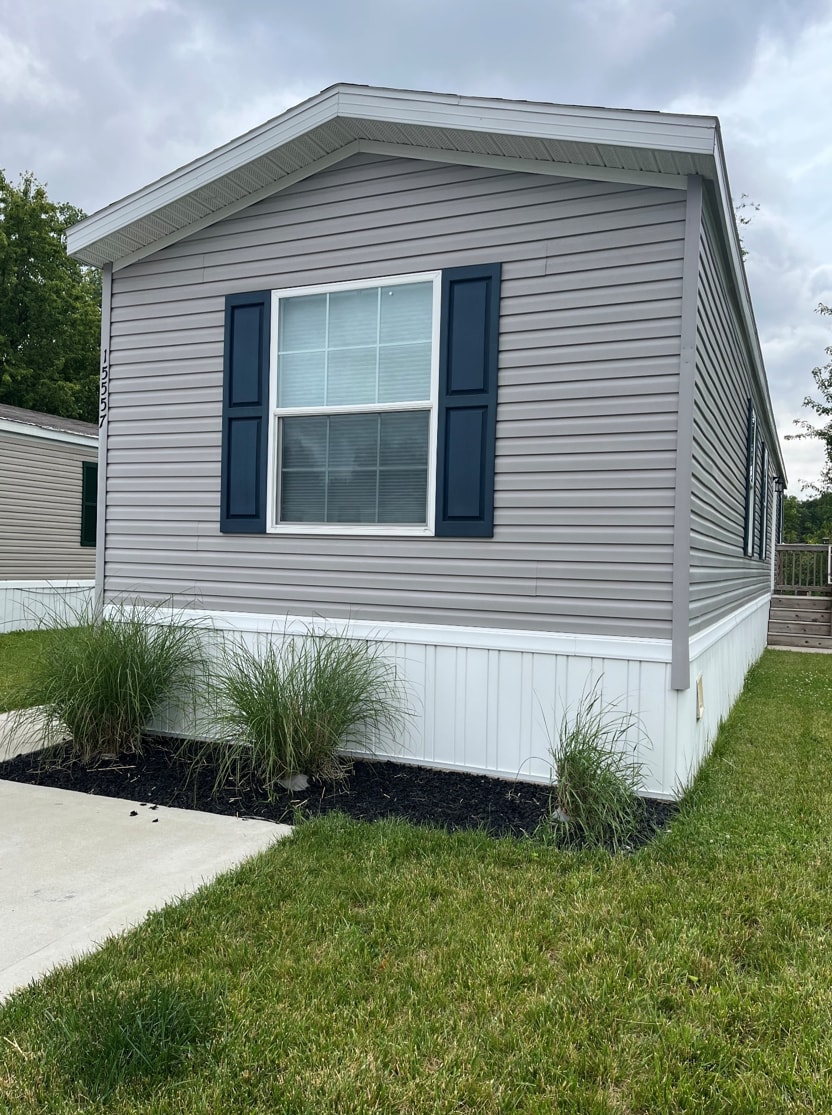 Building Photo - 15557 Pine Ridge Dr