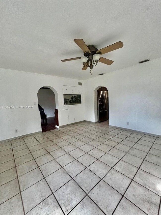 Building Photo - 1725 NW 9th Ave