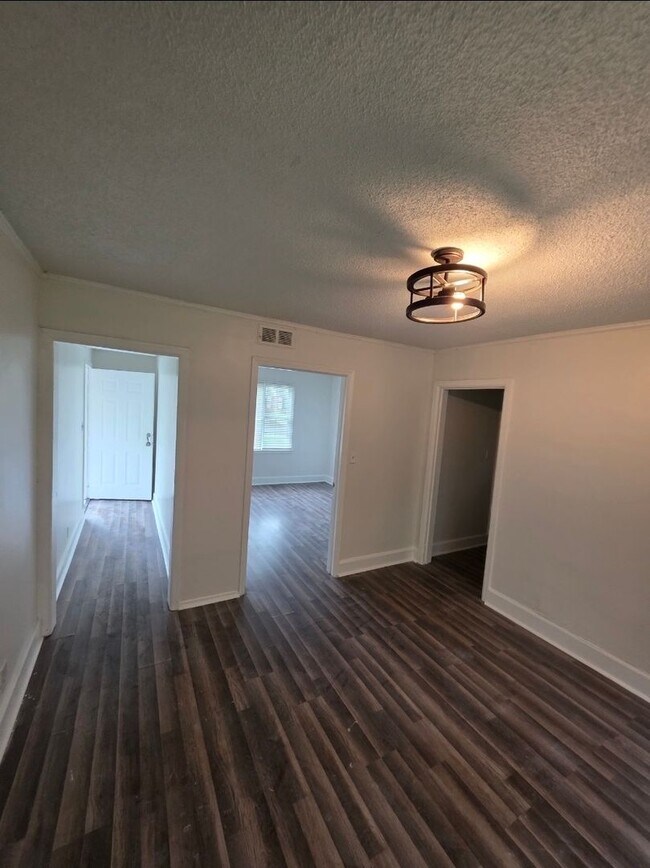 Building Photo - Affordable 3 Bedroom 1 Bath Home
