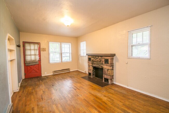 Building Photo - 2311 Spruce St