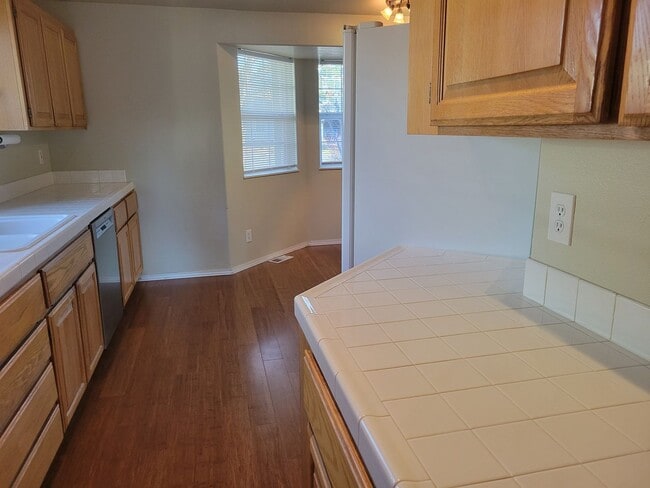 Building Photo - Single level home close to Old Mill & Blakely Park