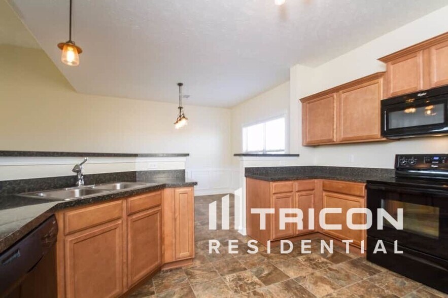 Building Photo - 1712 Colyn Avenue