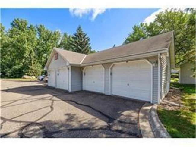 Building Photo - 3563 Blue Jay Way