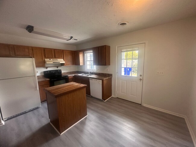 Building Photo - 6519 Spicewood St