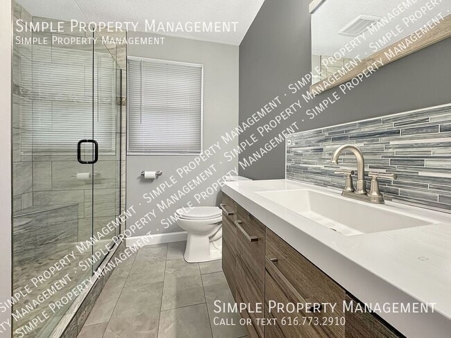 Building Photo - 2666 Randall Ave NW