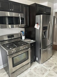 Building Photo - 908 Symonds Pl