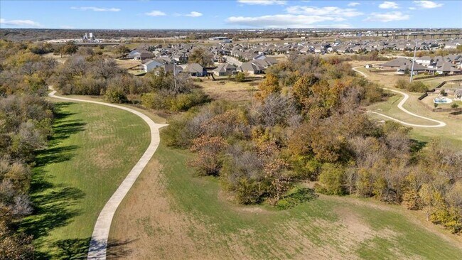 Building Photo - 908 Knowles Dr