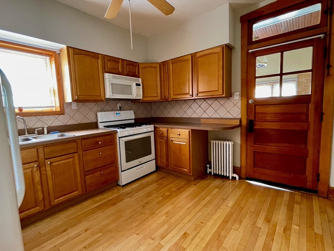 Kitchen - large pantry just off to the side - 5336 W Dakin St