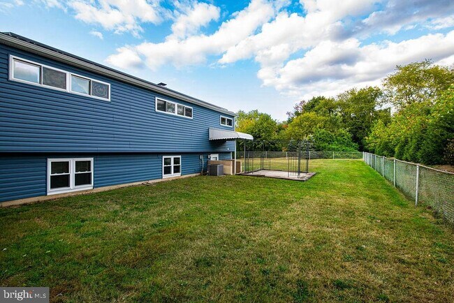 Building Photo - 23 N Sunset Dr