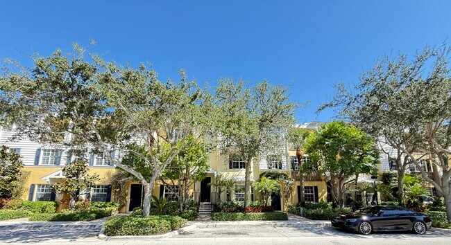 Building Photo - 319 Flamingo Dr