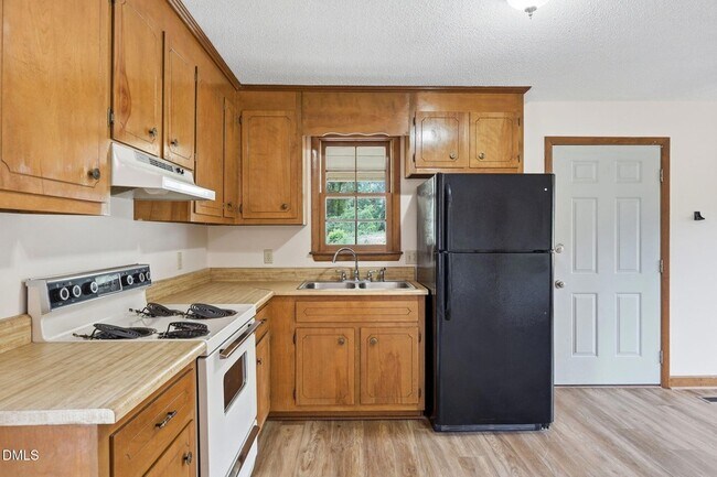 Building Photo - 763 Tingen Rd