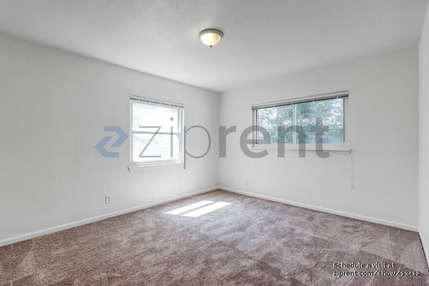 Building Photo - 3809 12th Ave