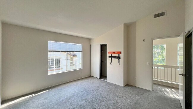 Building Photo - 10206 Wateridge Cir