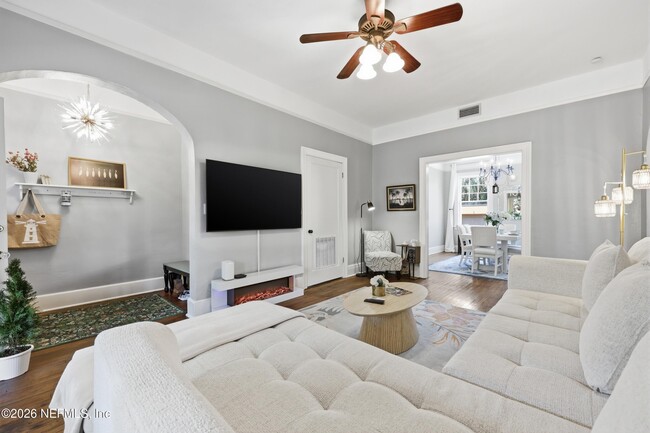 Building Photo - 1786 Challen Ave