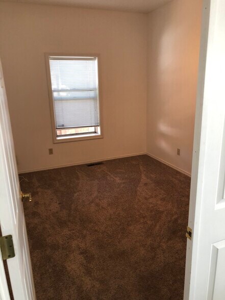 Building Photo - 2809 Eldridge Avenue