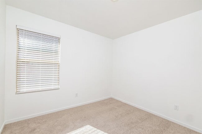 Building Photo - 12512 Huntington Rdg Wy