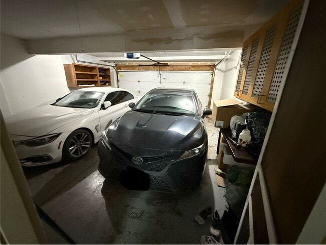 Building Photo - 160 Crescent Ln