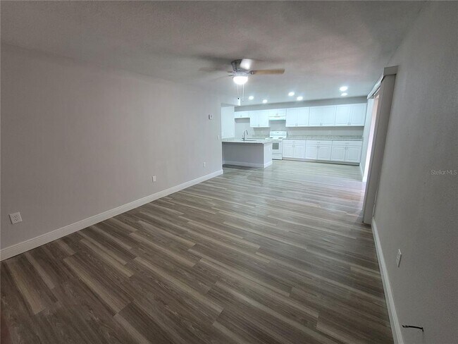 Building Photo - 1160 Calle Del Norte