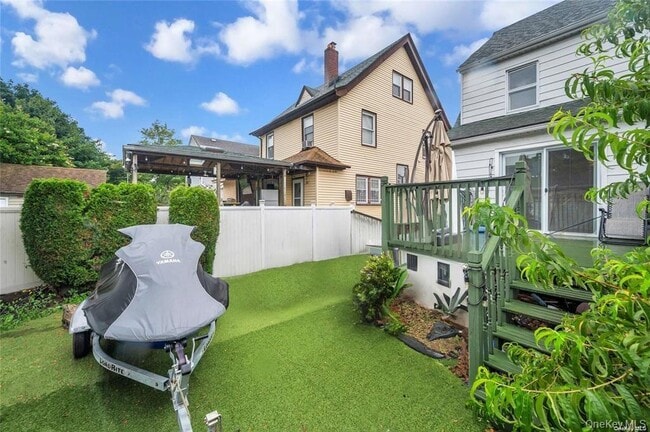 Building Photo - 109-21 215th St