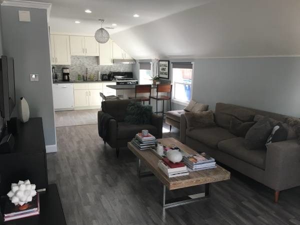 Building Photo - 2506 Glen Green St