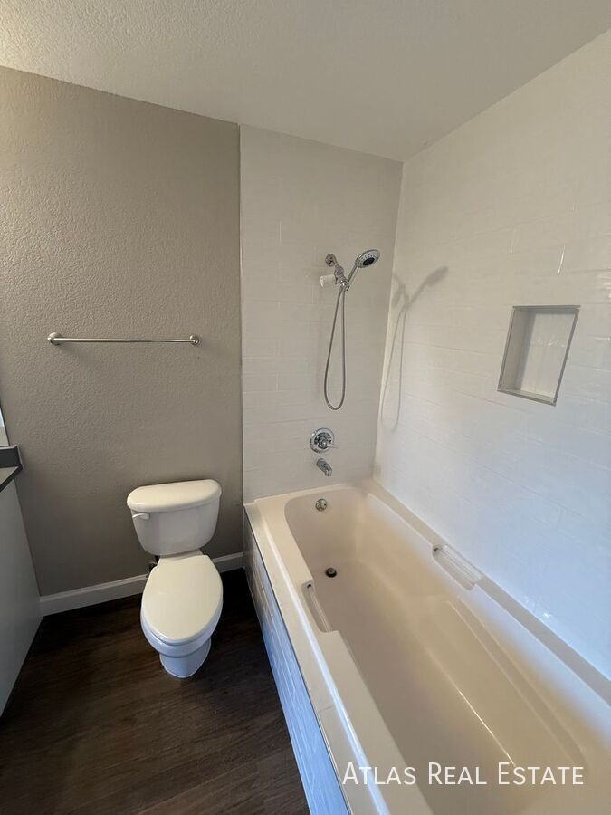 Building Photo - 15475 E Andrews Dr