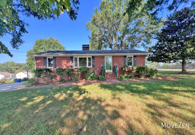 Building Photo - 654 Meadowlark Dr