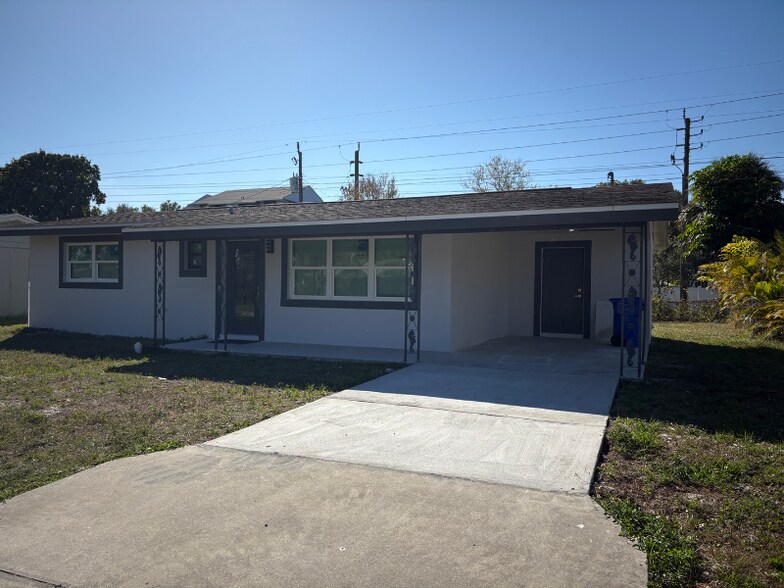 Primary Photo - 4744 West Dr