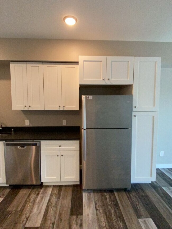 Building Photo - PRE-LEASING FOR FALL 2026!