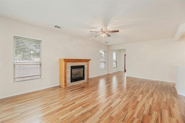 Building Photo - 104 Honey Creek Trail