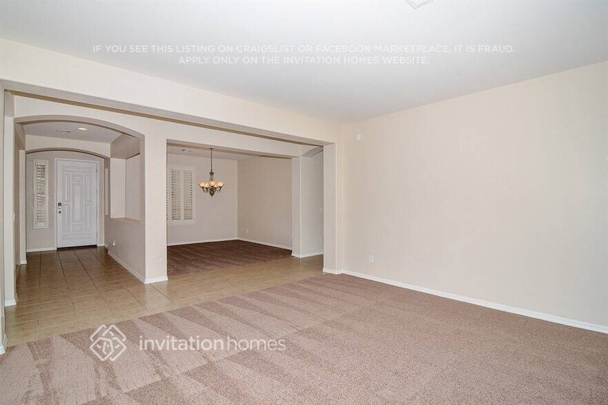 Building Photo - 5405 W Siesta Way