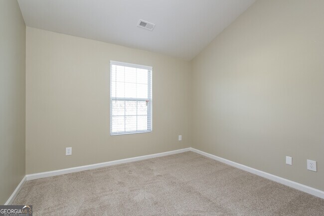 Building Photo - 5892 Village Loop