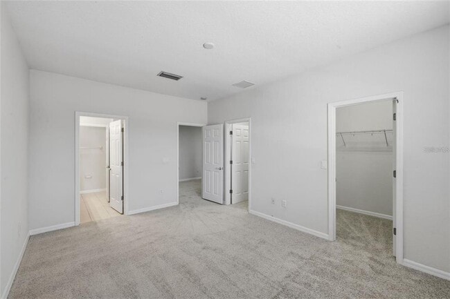 Building Photo - 3914 Silverlake Way